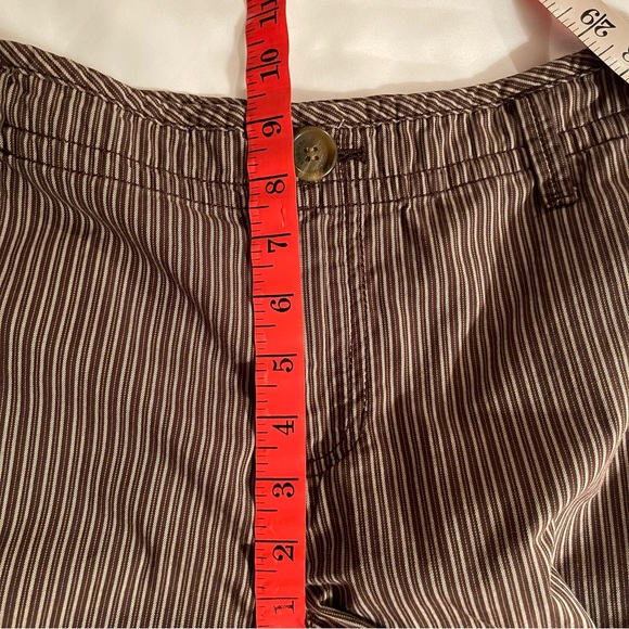 Liz Claiborne Womens Brown Pinstripe Bermuda Cargo Shorts Size 8 Slone - Picture 7 of 9
